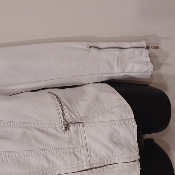 Le Chateau Faux Leather Biker Jacket- Sz. XS - Picture 2 of 12